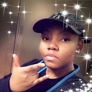 Meet your Posher, Tee